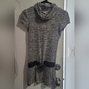 Form fitting comfy top